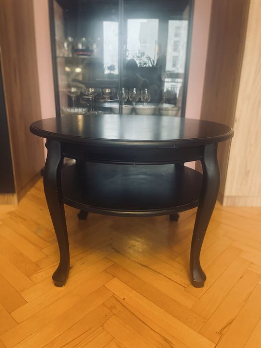 Okrągły drewniany stolik kawowy