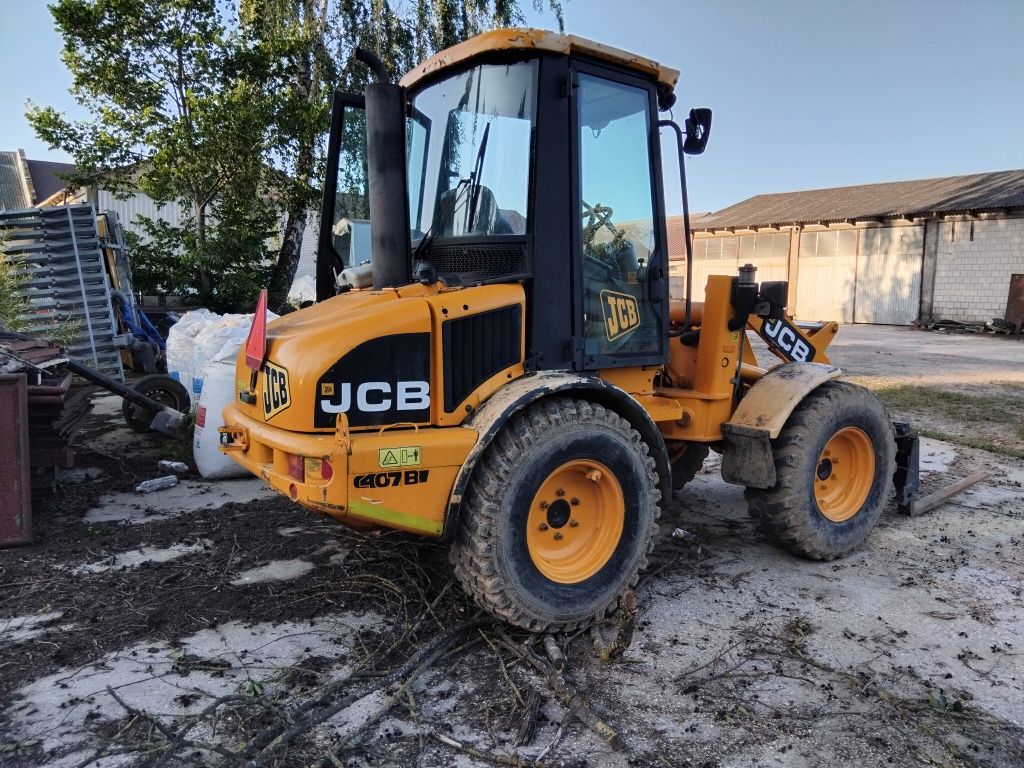 Ładowarka jcb 407