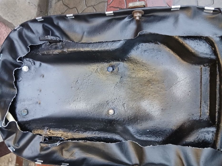 Сидіння-сідло ІЖ  4- відмінний    стан