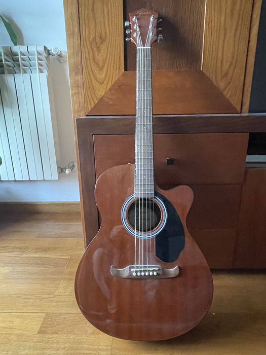 Guitarra FENDER semi acustica