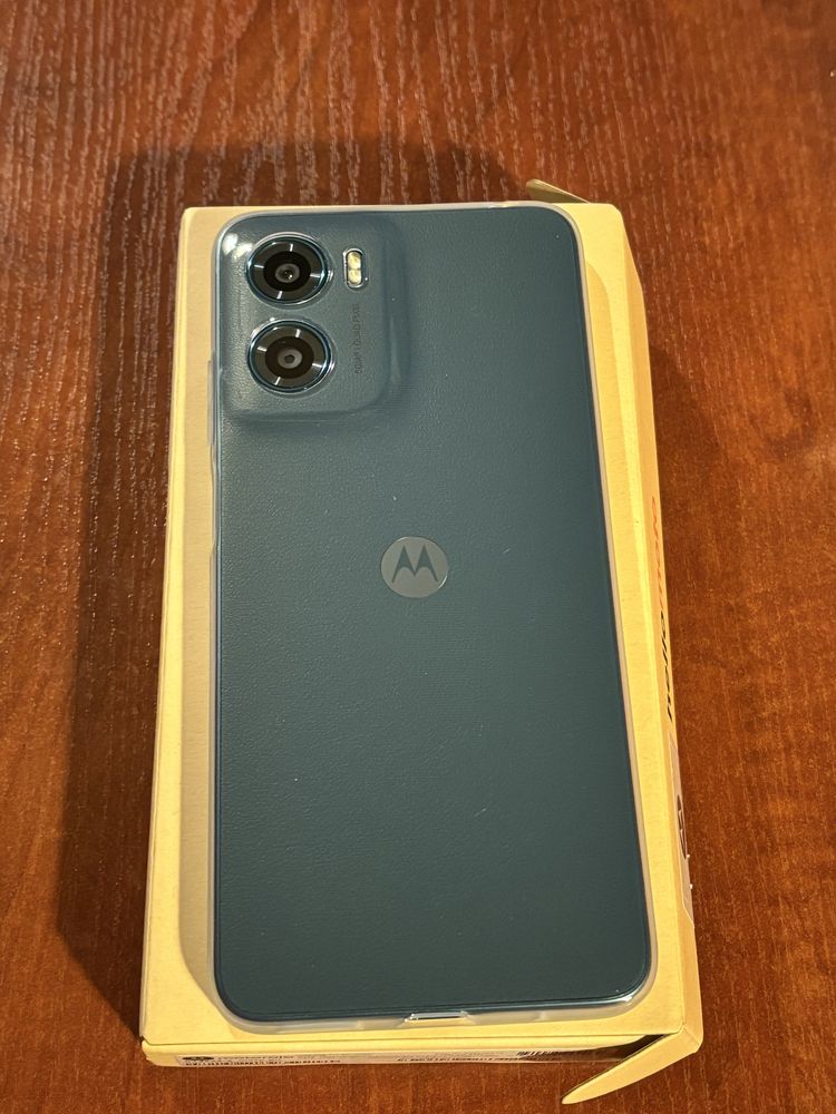 Motorola G05 forest green