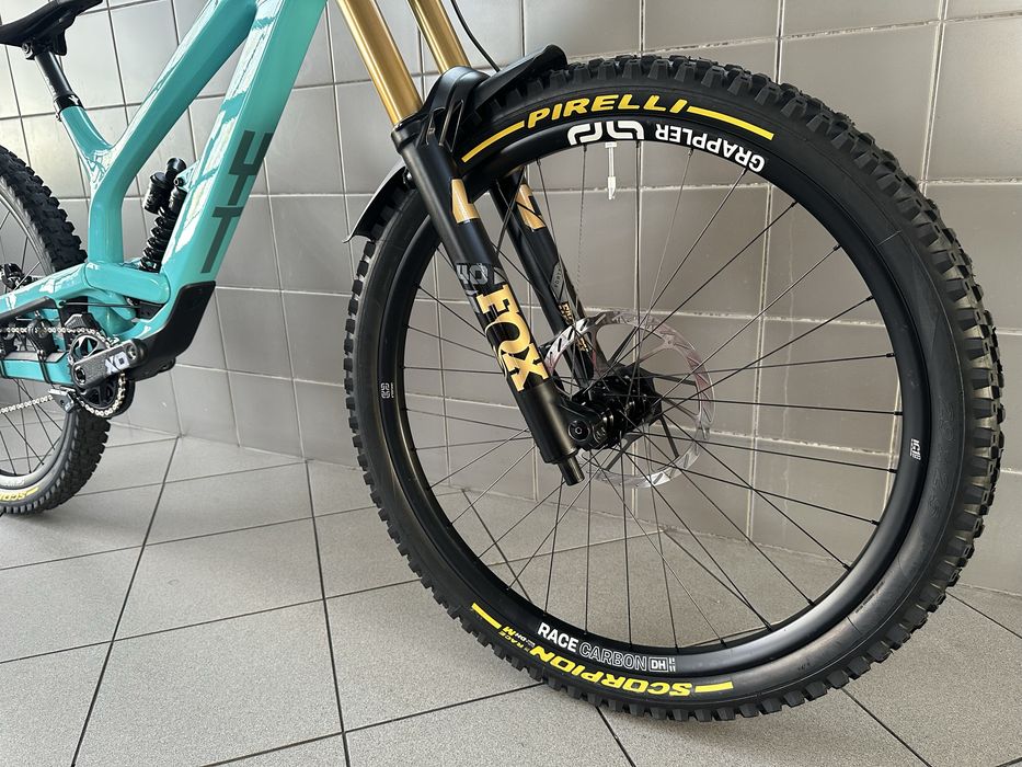 Rower zjazdowy DH YT Tues Core 4 2023 Large 29 bardzo zadbany