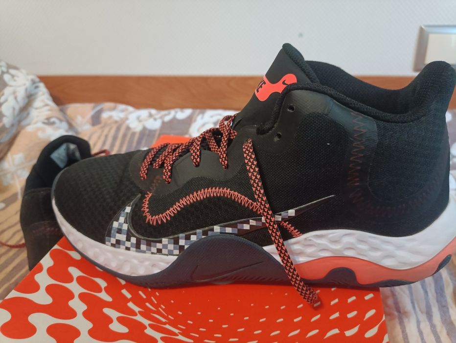 Баскетбольні кросівки NIKE RENEW ELEVATE 44 розмір