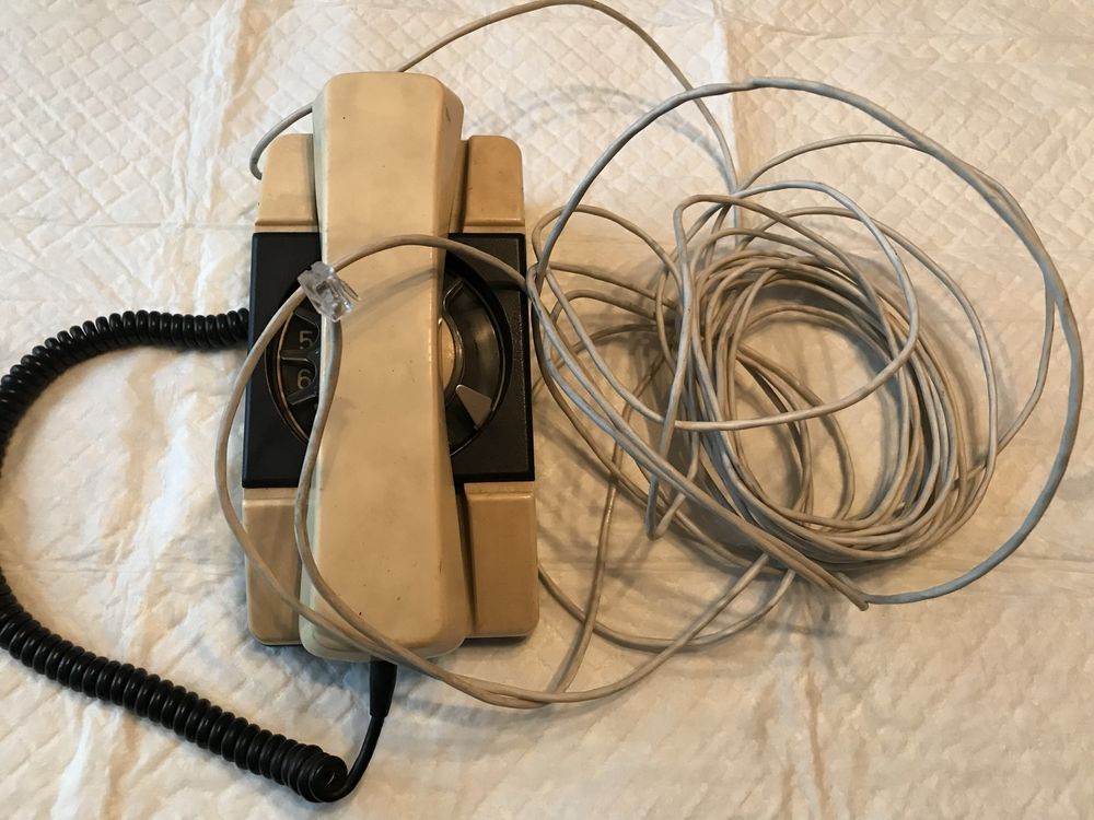 Telefon z okresu PRL