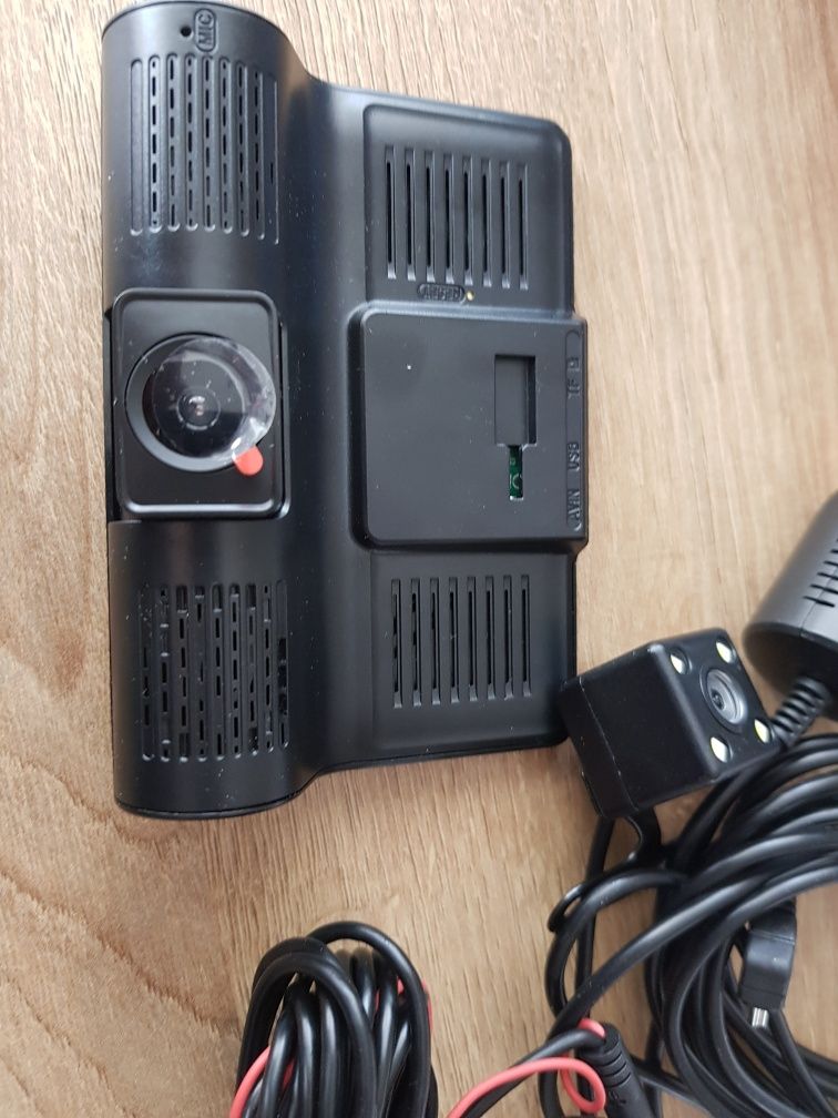 Rejestrator jazdy FHD dotykowa 3 kamery