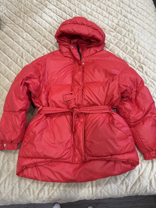 Пуховик  , дуже красивий стильний