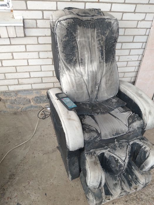 Масажне  крісло.