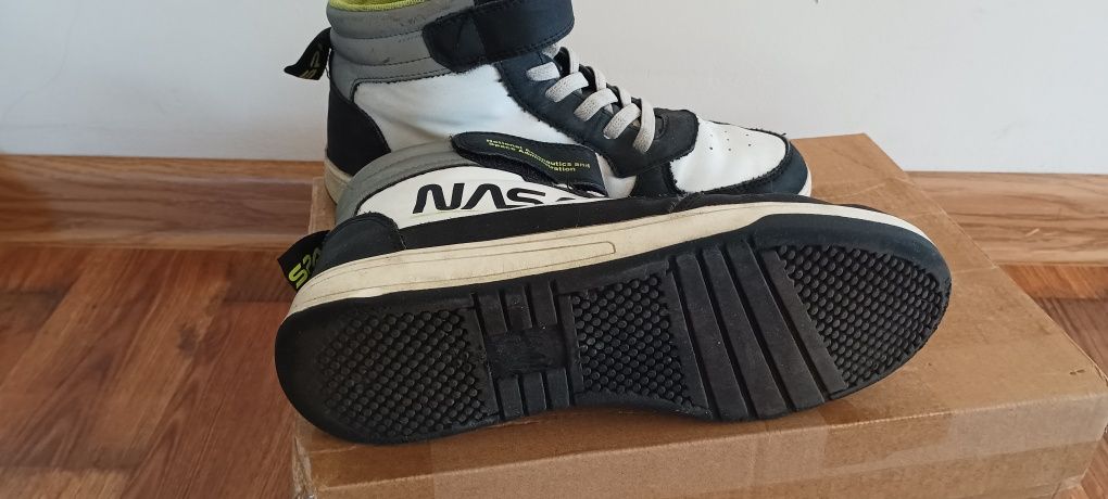 Buty, trampki, adidasy chłopięce  NASA r.35