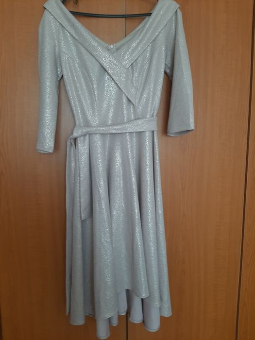 Сукні гарнющі,на свята.