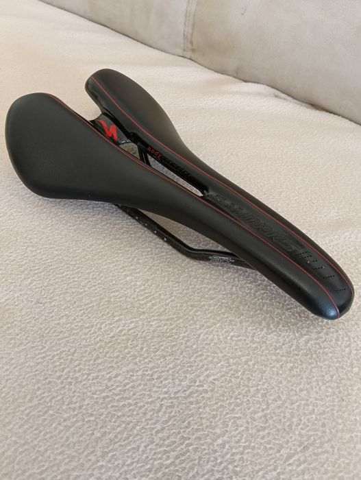 Selim bicicleta carbono specialized romin