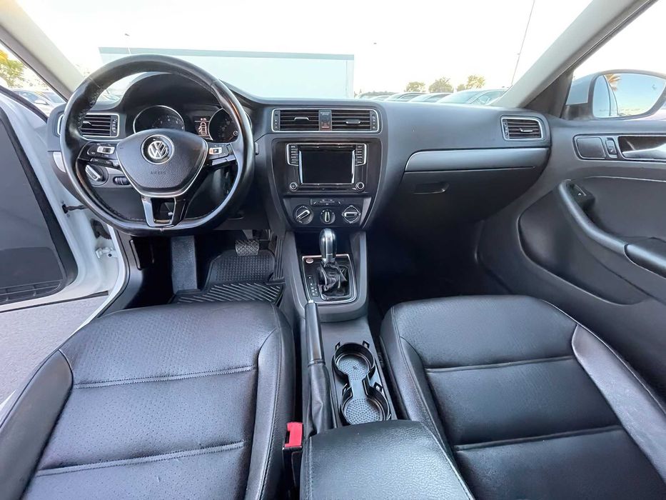 Volkswagen Jetta 1.4T SE      2017
