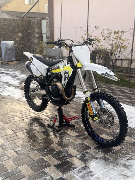 Продам мотоцикл (Кросс) Husqvarna fc450 2019