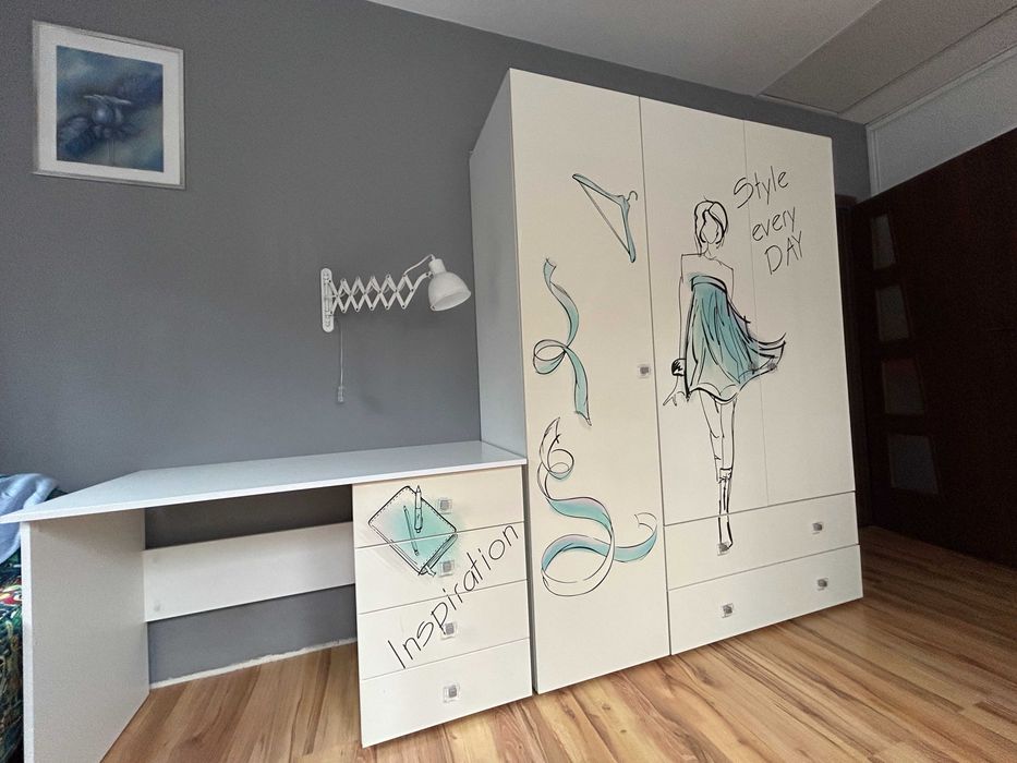 Komplet mebli młodzieżowych białych dla dziewczynki