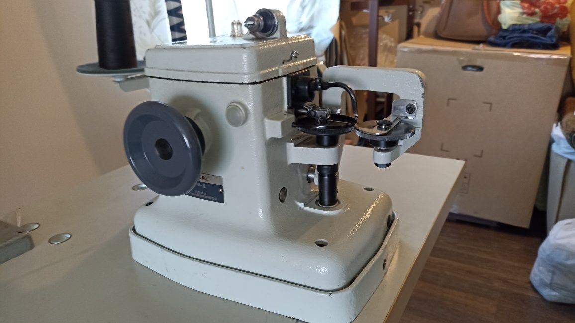 Скорняжна машина Typical-II 220v