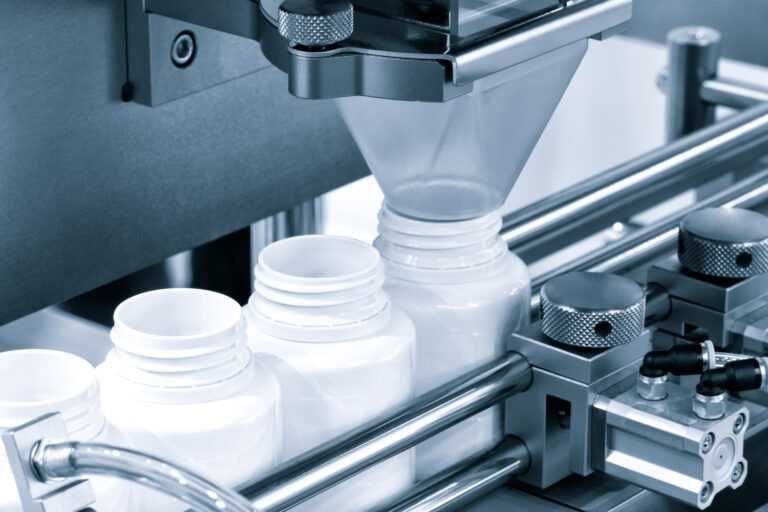 Pakowanie suplementów diety – krótkie serie, HACCP, szybkie terminy