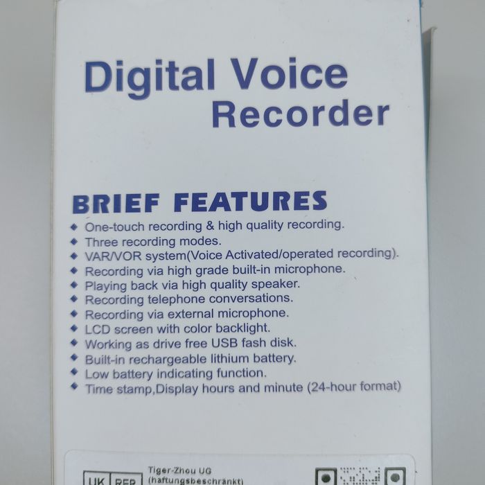 Dyktafon z akcesoriami