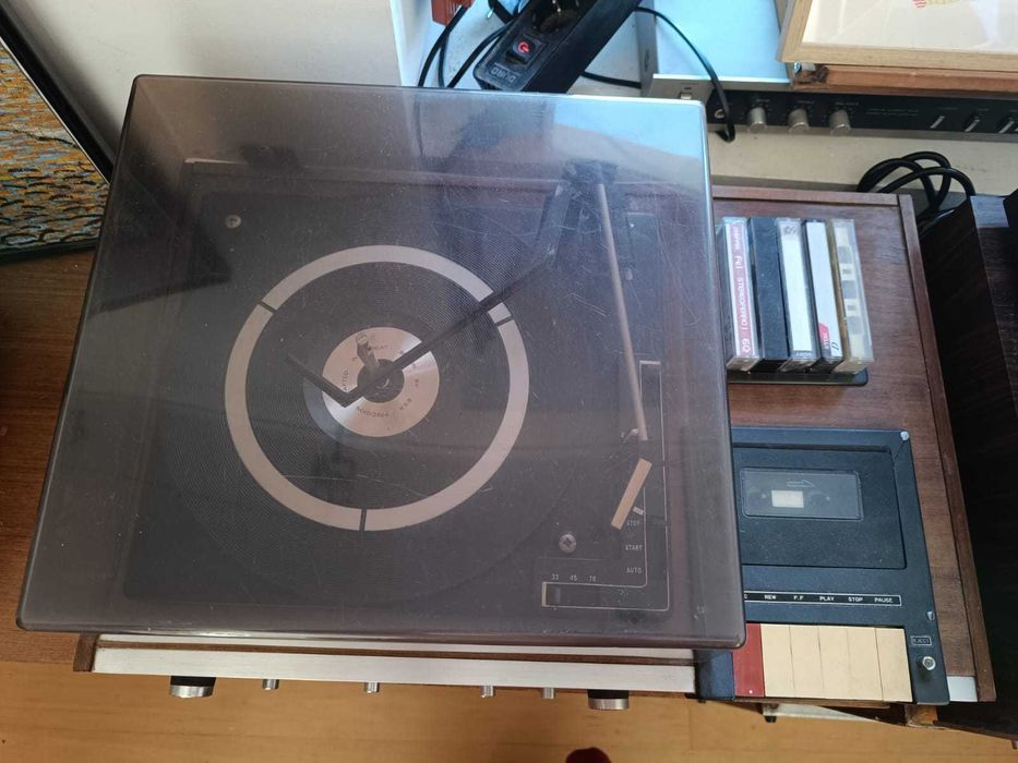 Giradiscos vintage, marca International, totalmente revisto
