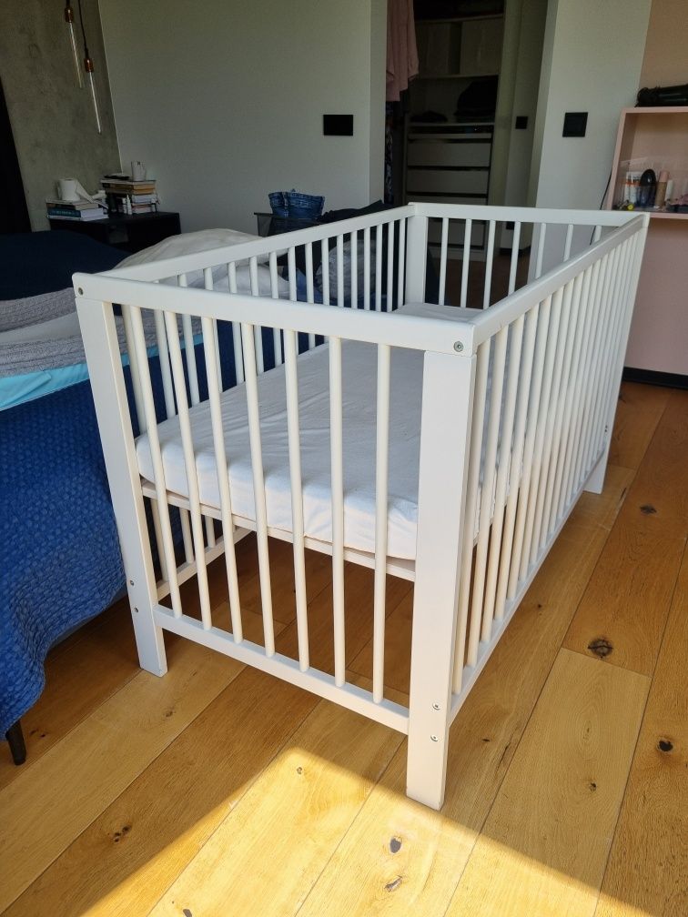 Łóżeczko GULLIVER Ikea 60x120cm białe z materacem