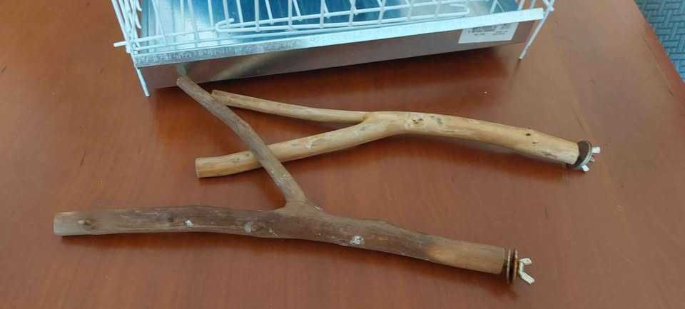 Gaiola ideal para papagaios pequenos e médios.