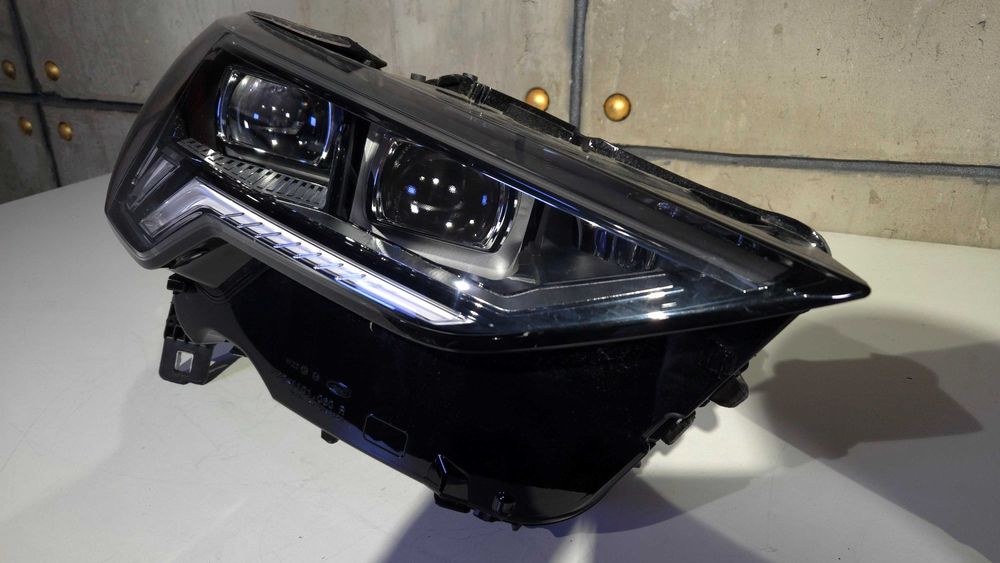 Audi Q3 83A фари Matrix оригінал Європа комплект