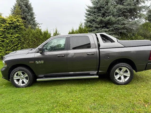 Dodge RAM Ram 1500 5 7  HEMI z FRANCJI