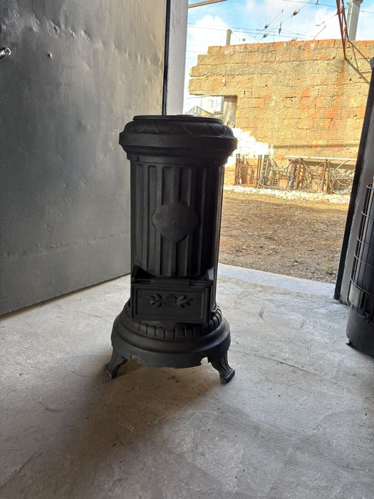 Salamandra antiga em ferro fundido LOMA - Bom Estad