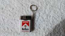 Isqueiro Marlboro com porta-chaves