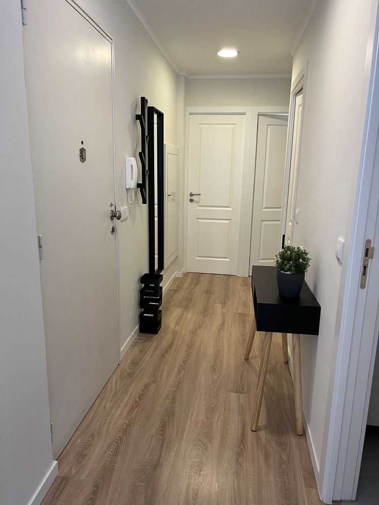 Room w/ private WC and kitchen near Porto universities