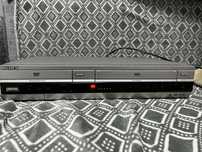 Sony odtwarzacz DVD/VHS w jednym . Model slv d970P N
