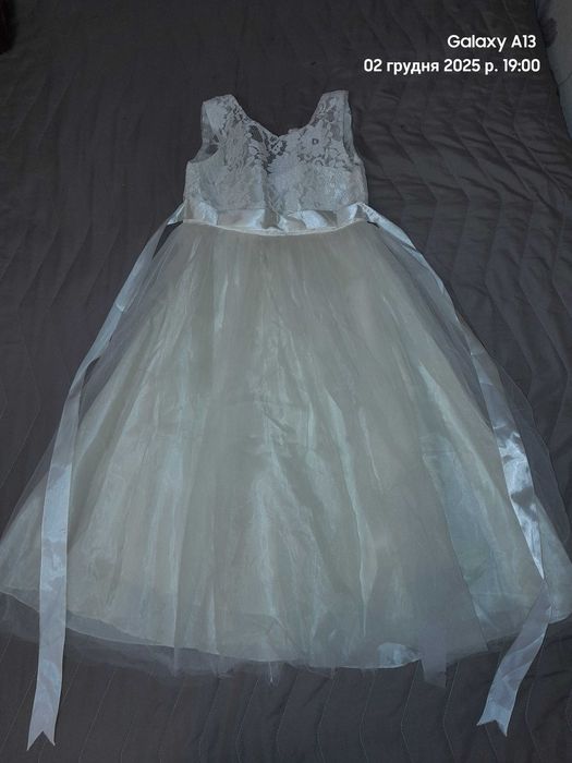 Сукня на дівчинку, святкова