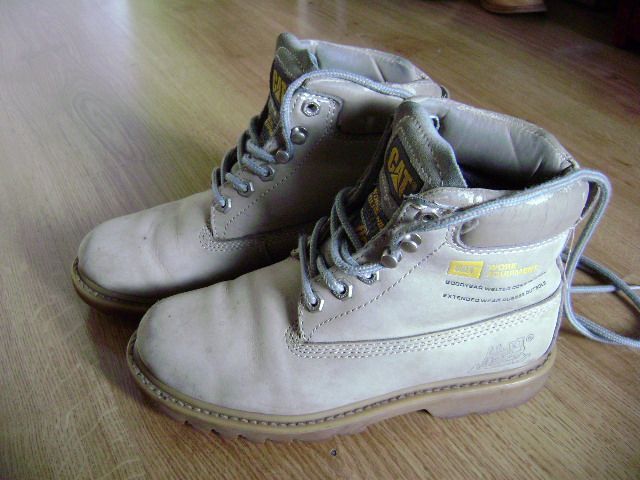 szare buty Catepilar