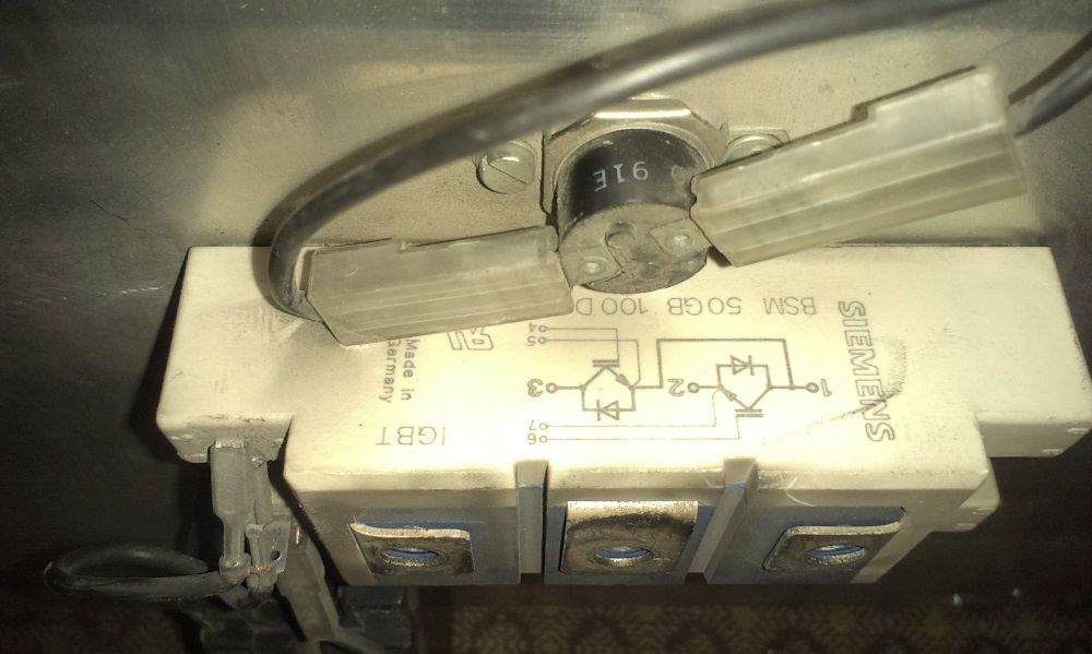 Radiator z diodami prostowniczymi