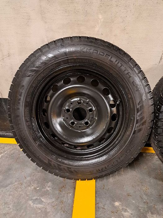 Komplet opon zimowych 205/65R16C z felgami Mercedes Vito 639
