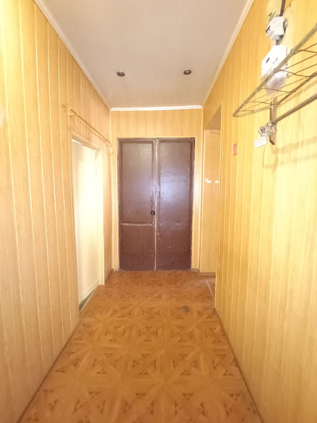 Продам 3 -х ком.кв в центре города на 97 -м квартале ул. Костенко 15