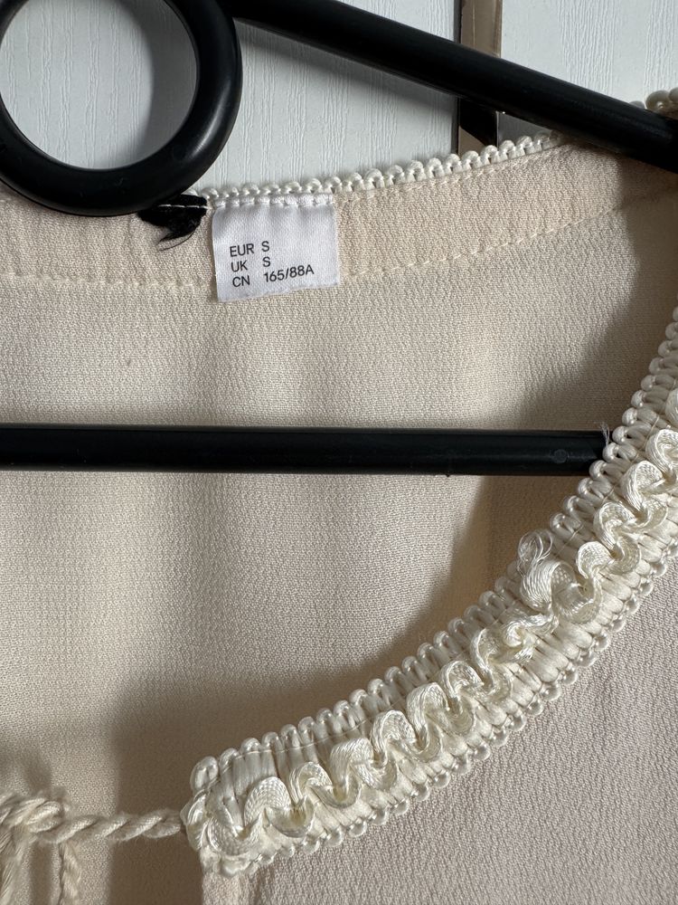 Sukienka mini kremowa ecru narzutka plażowa H&M 36/S