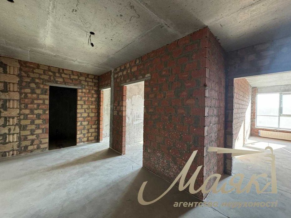 Продажа 2-к квартиры 72м2, ЖК Владимирский, Антоновича, Центр.