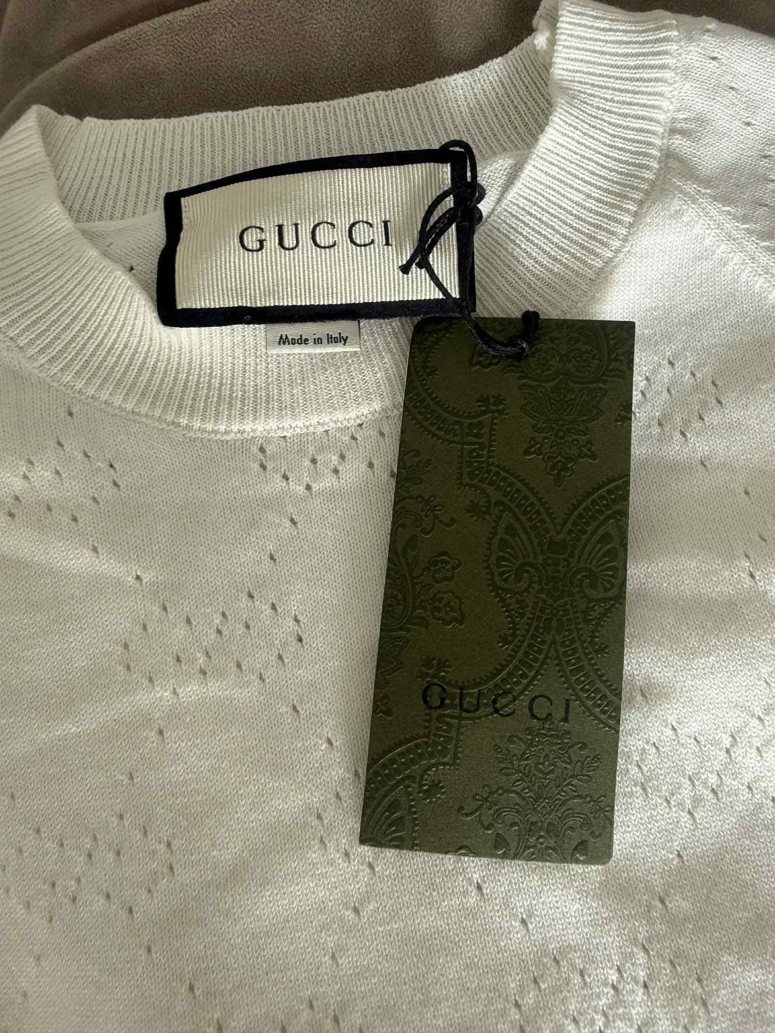 Bluzeczka sweterek krótki rękaw monogram Gucci nowa L