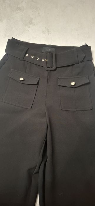 Czarne spodnie  Mohito rozm. 38