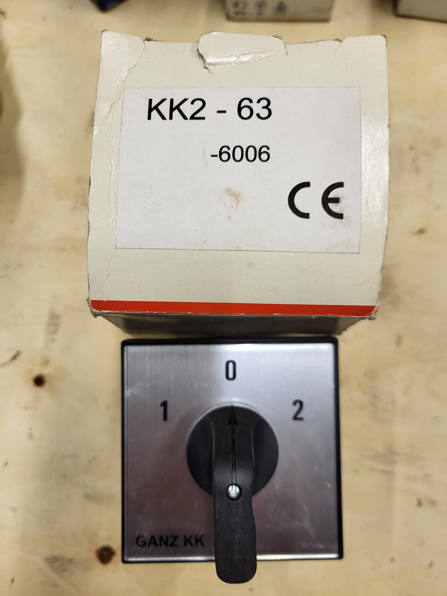 Перемикач пакетний типу КК2-63-6006 63A (1-0-2 3 полюса)