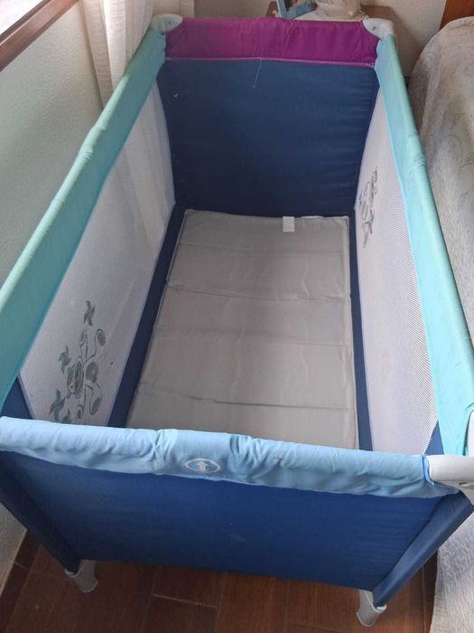 Cama de bebé desdobrável