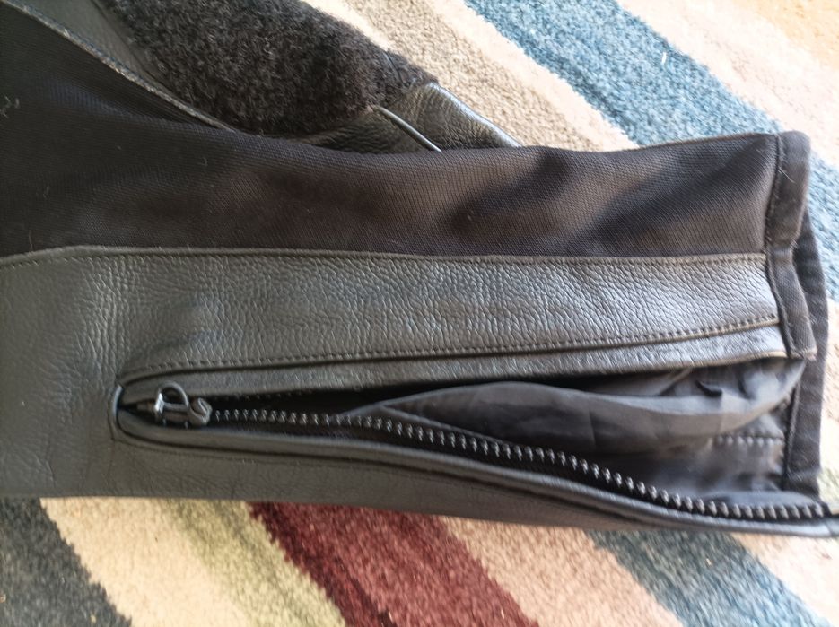 Calças em pele para mota