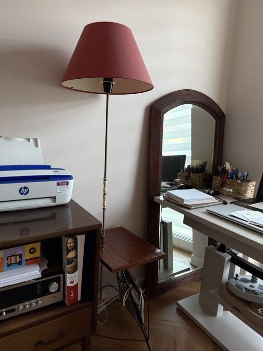 Lampa stojąca z gazetnikiem vintage prl