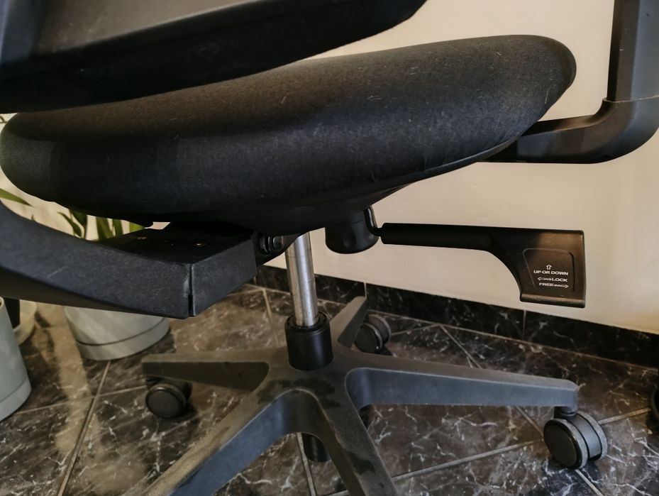 Fotel biurowy obrotowy