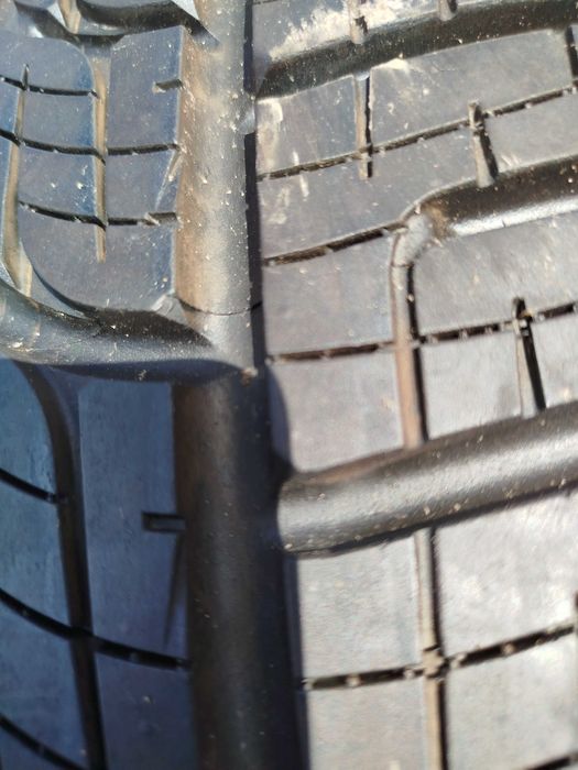 A85# Opony uzywane M/S  275/55/19" Pirelli