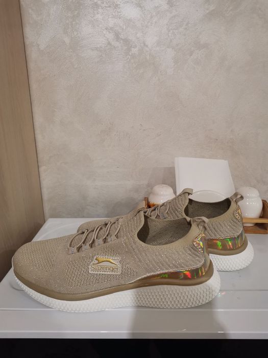 Новые кроссовки  Slazenger