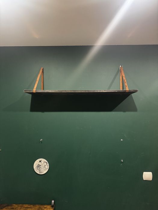 Toaletka z oświetleniem + półki