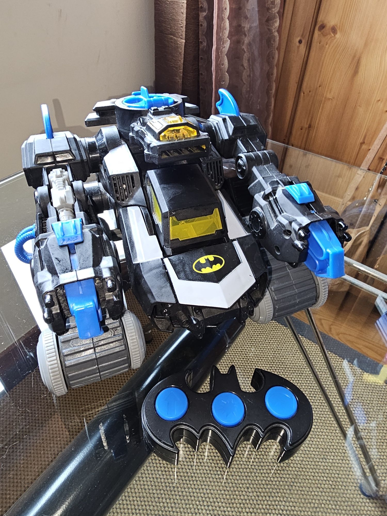 BATMAN - batmobile