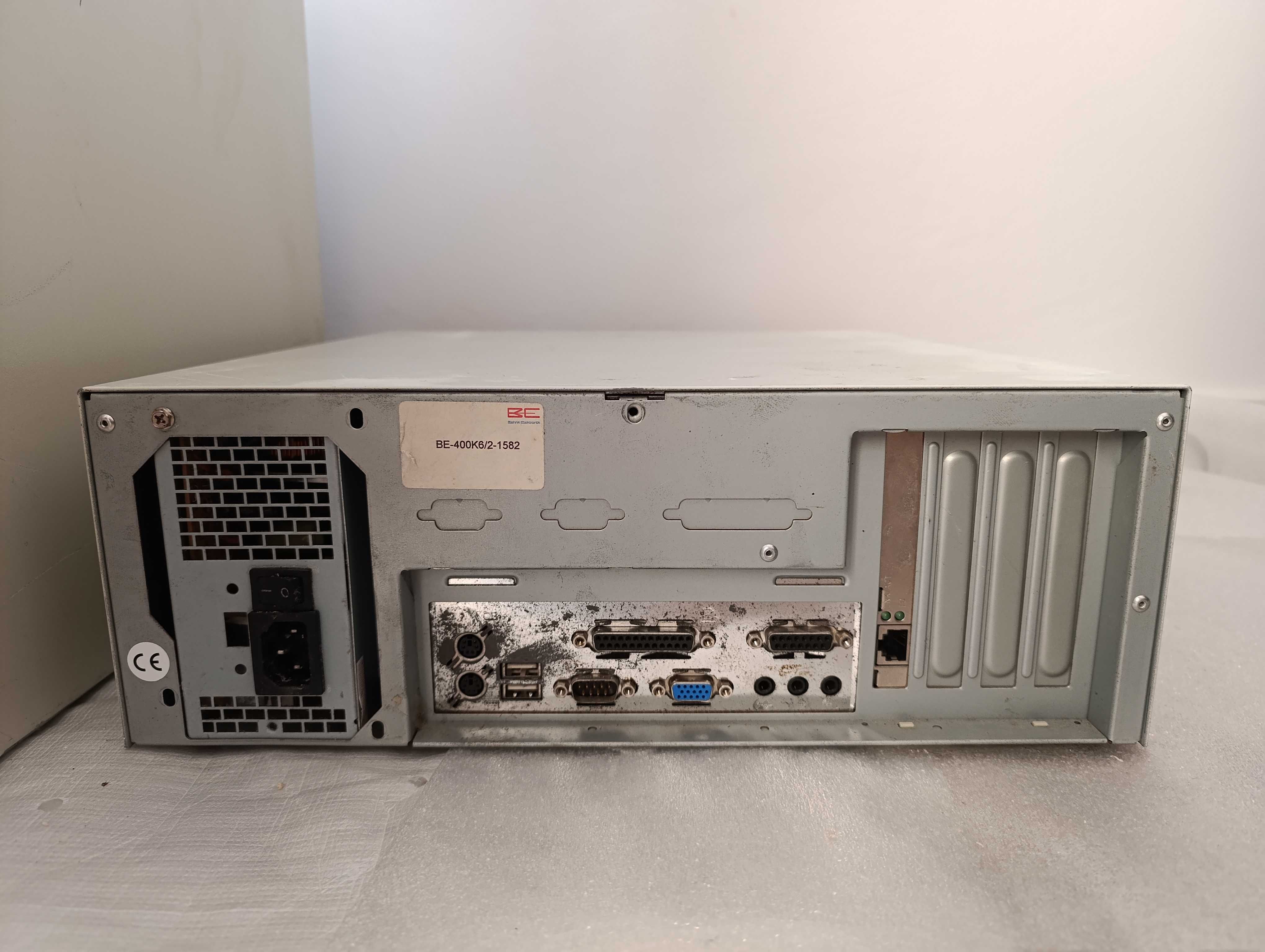 Stary komputer Pentium3, leżący, uszk.