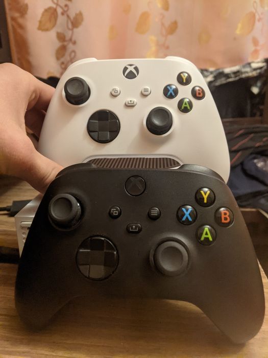 Xbox series s (2 геймада з акаунтом)