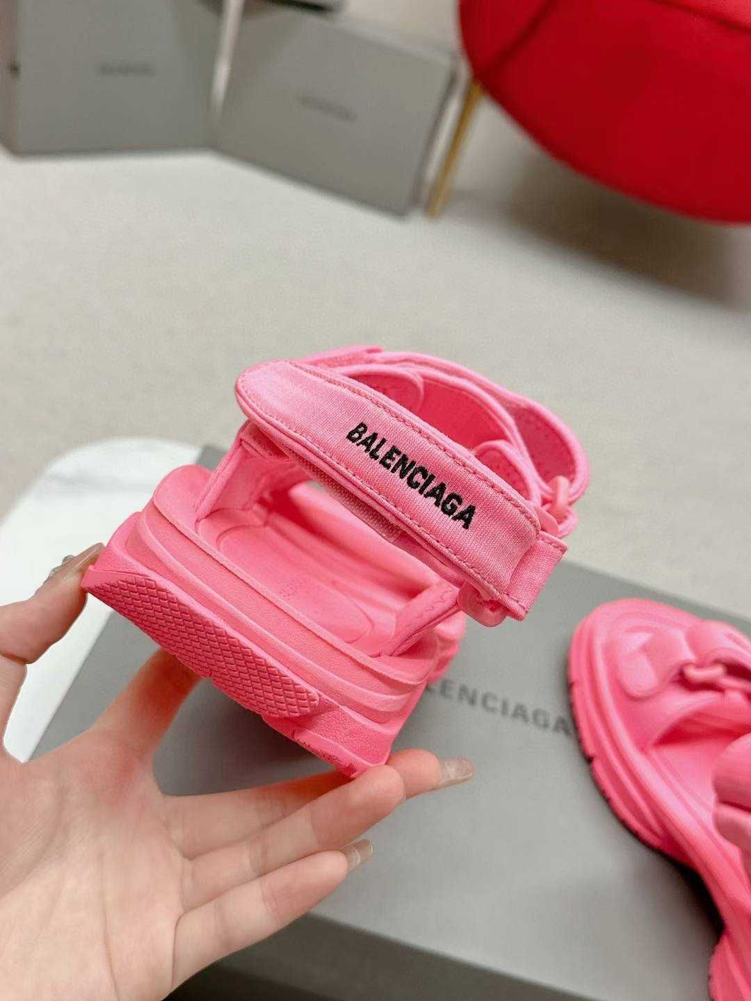 Balenciaga Buty, sandaly klapki, skora 080214